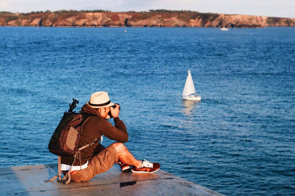 un photographe en action